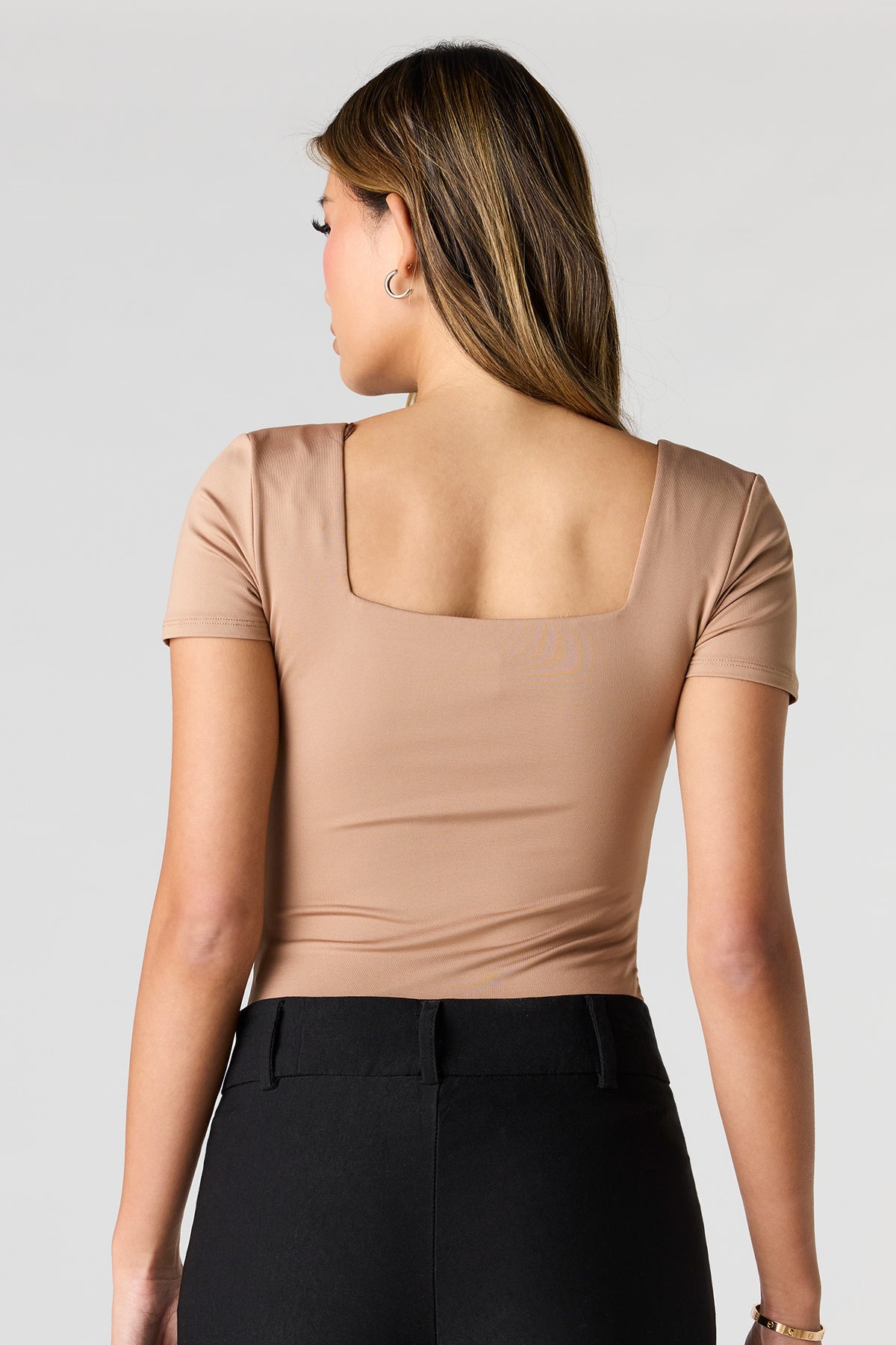 Vue alternative 2. Maillot Contour à encolure carrée et manche courte