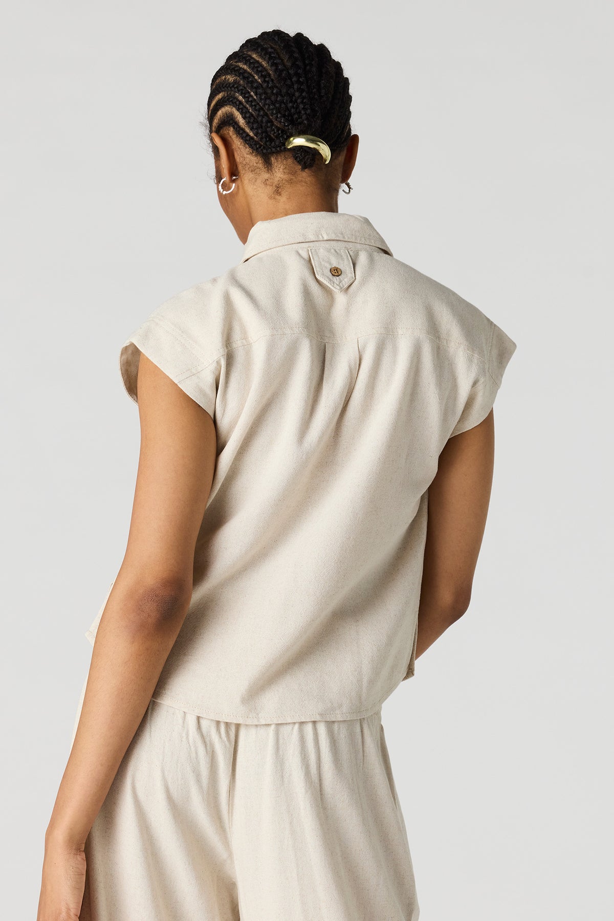Alt View 2. Linen-Blend Button-Up Collared Top - Natural