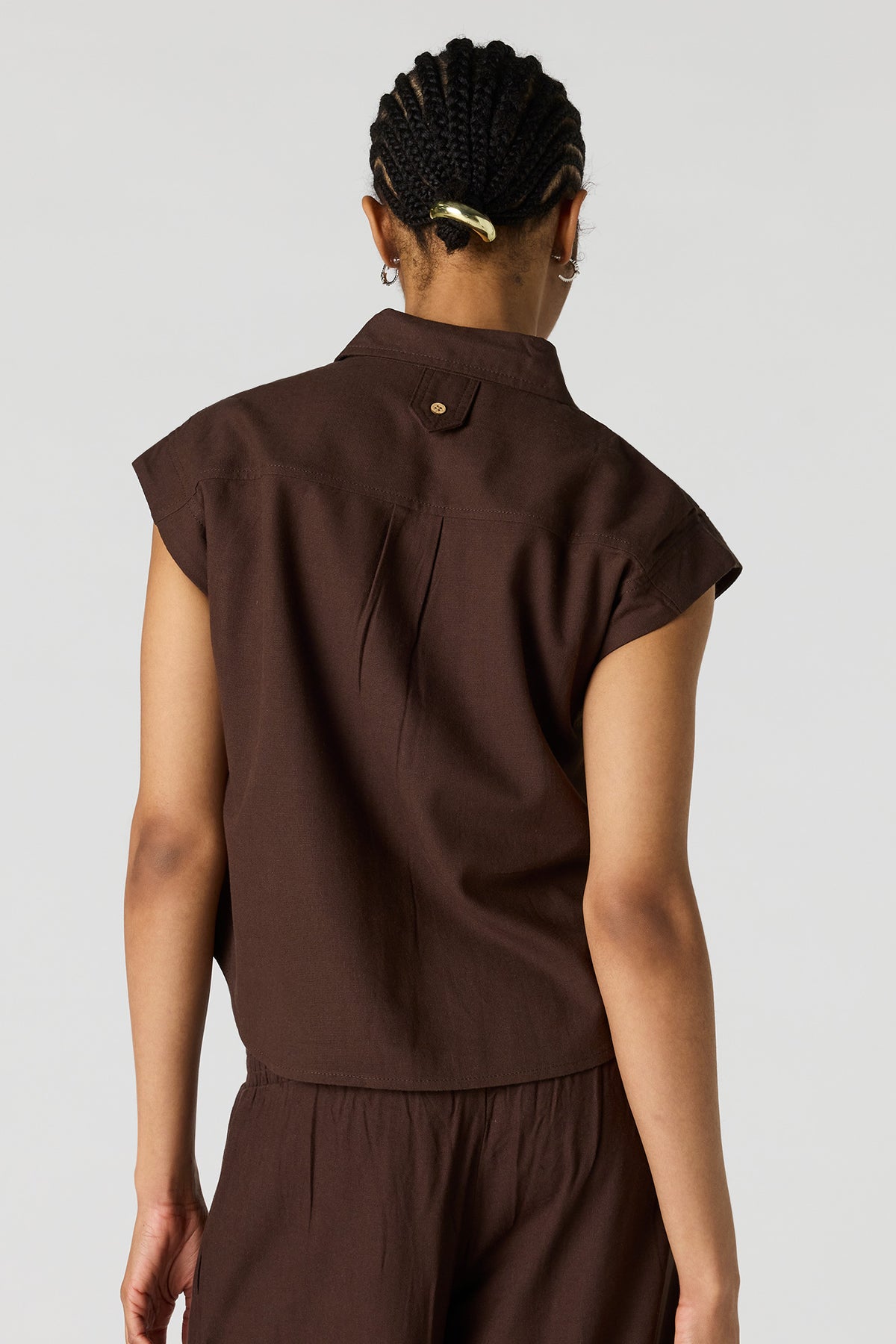 Alt View 2. Linen-Blend Button-Up Collared Top - Brown