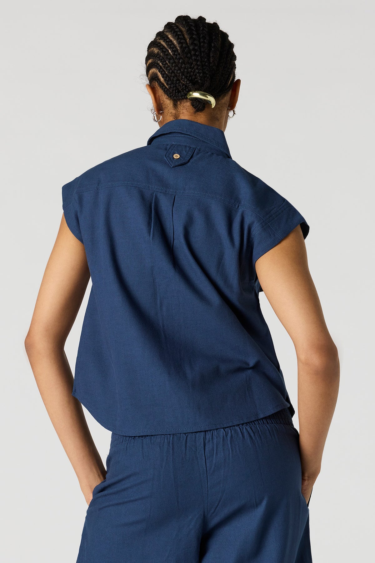 Alt View 2. Linen-Blend Button-Up Collared Top - Navy