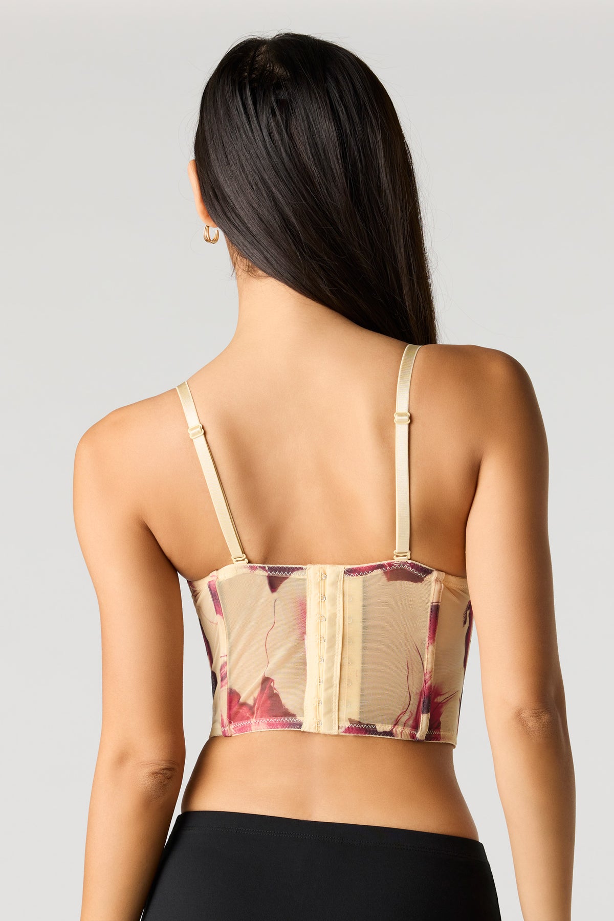 Vue alternative 2. Haut corset en filet