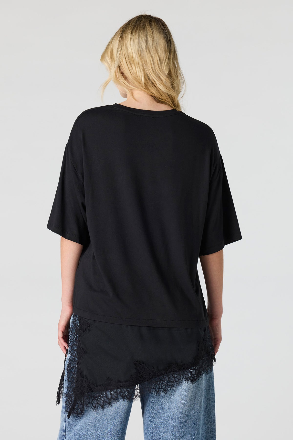 Alt View 2. Asymmetrical Lace Hem T-Shirt - Black
