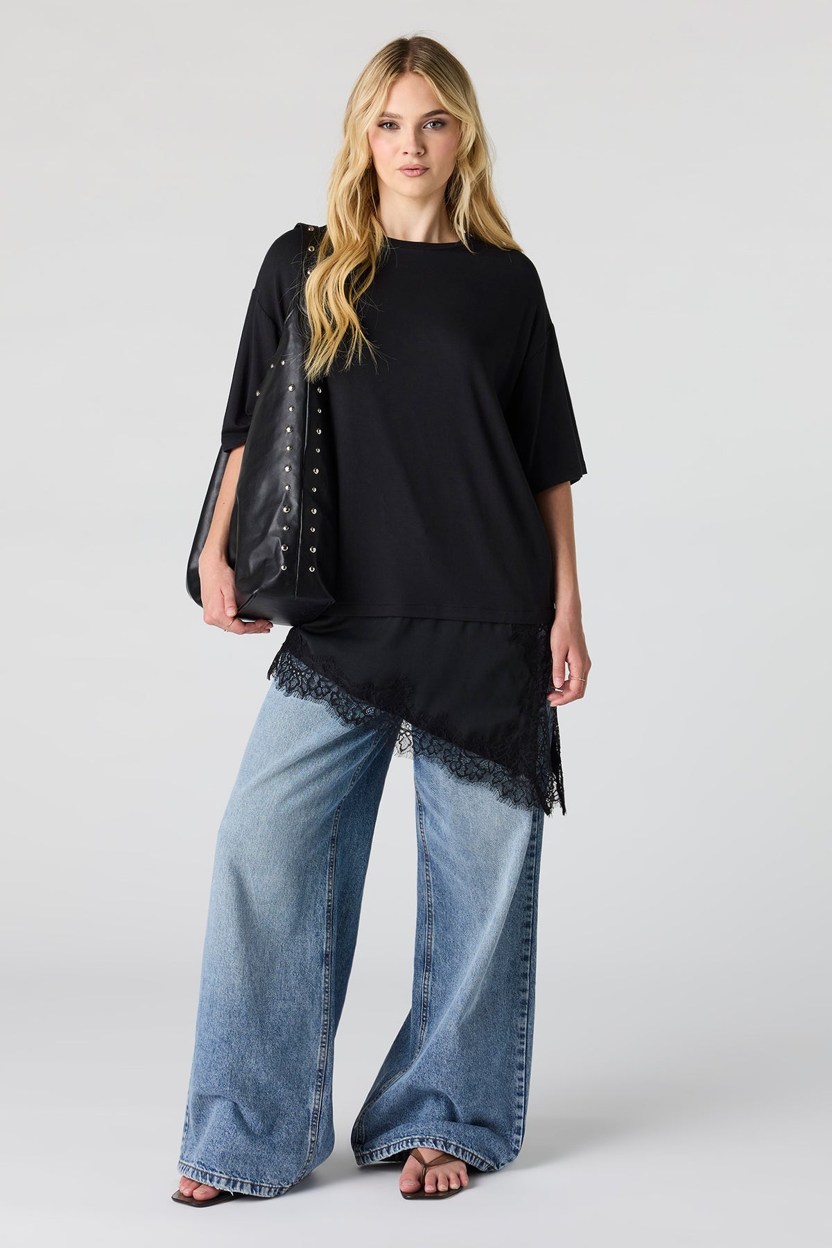 Alt View 3. Asymmetrical Lace Hem T-Shirt - Black