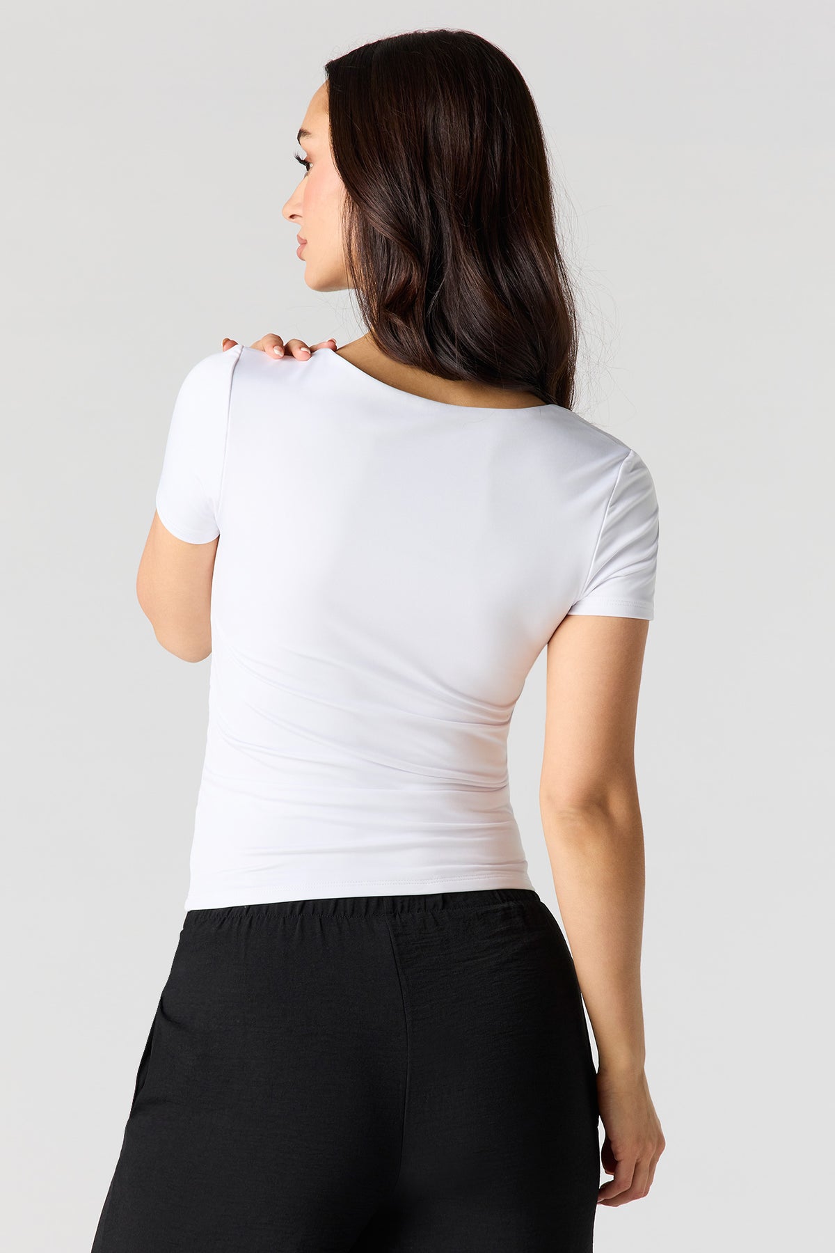 Alt View 2. Contour Scoop Neck T-Shirt - White
