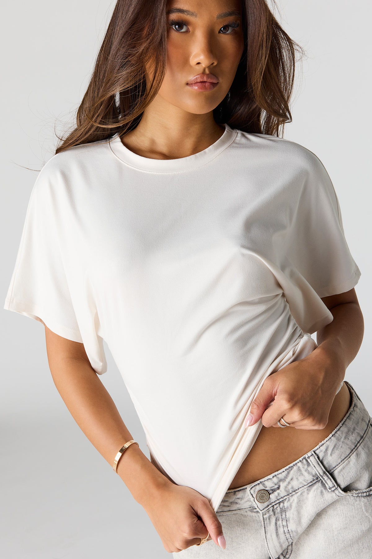 Alt View 4. Contour Cinched Short Sleeve Top - White
