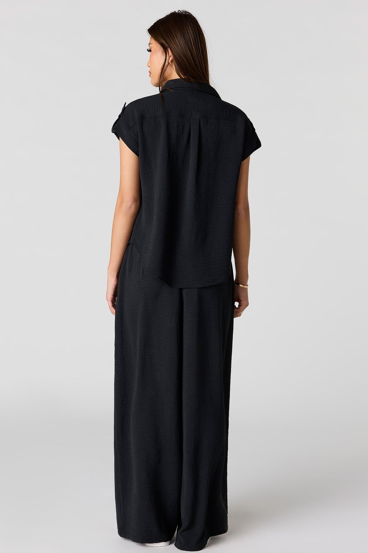 Vue alternative 3. Pantalon texturé à jambe large