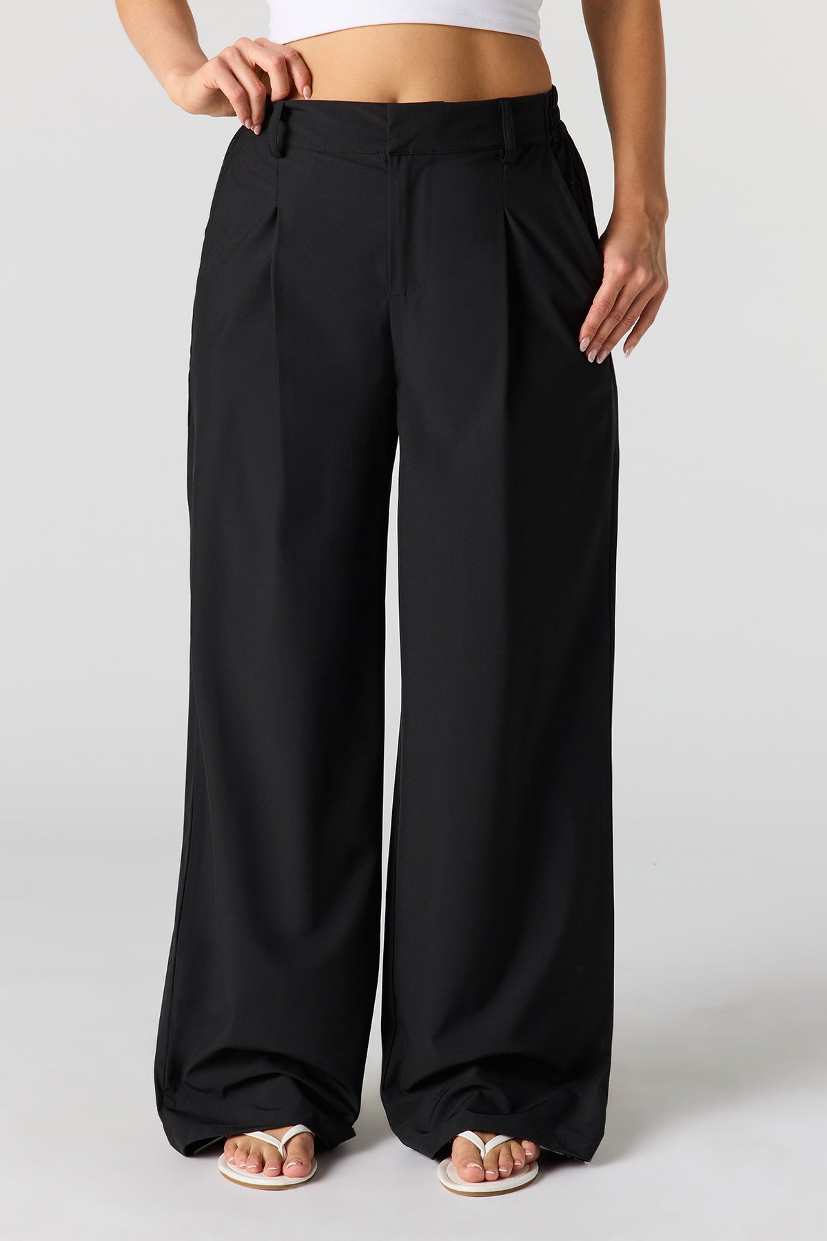 Vue alternative 2. Pantalon habillé à jambe large