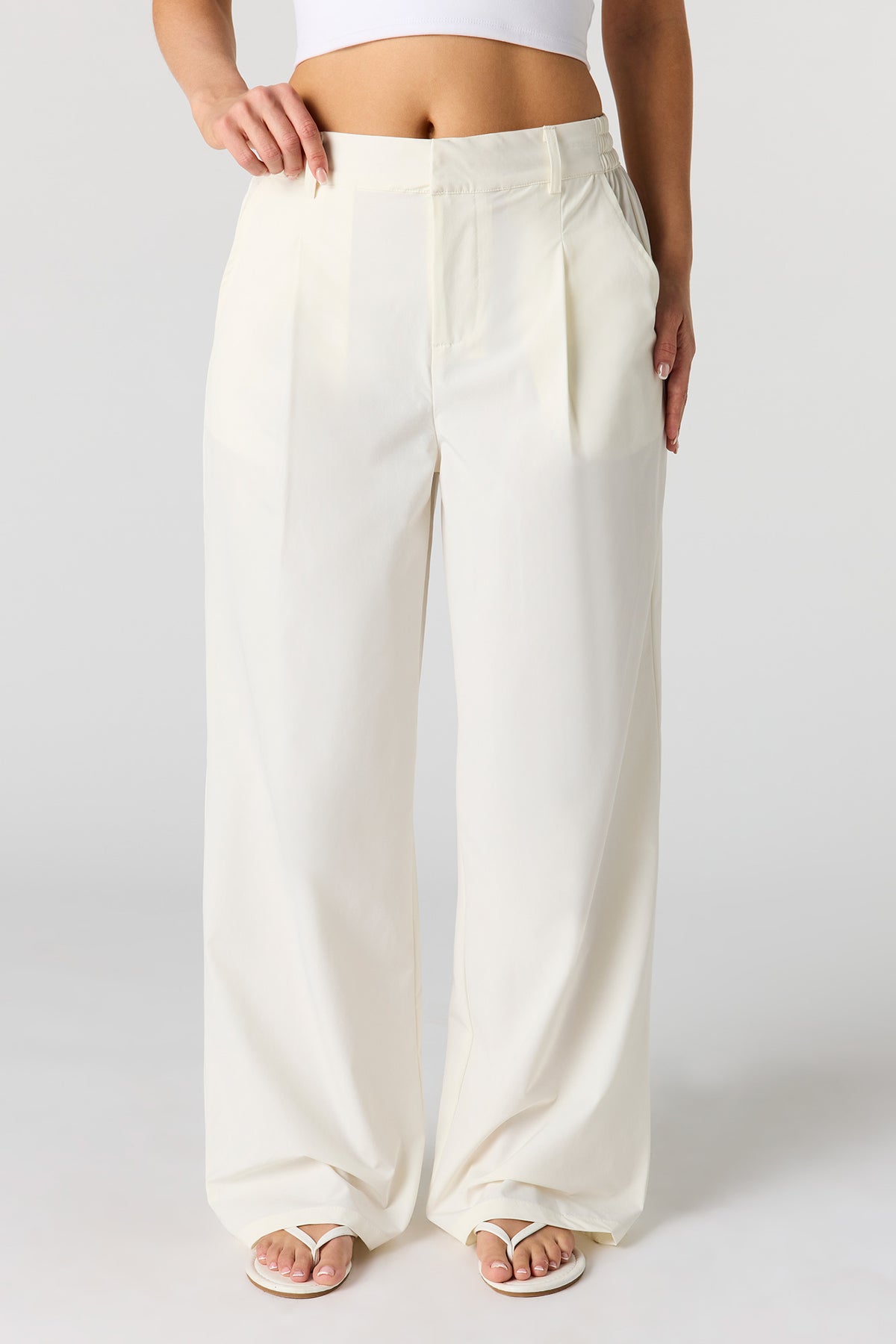 Vue alternative 2. Pantalon habillé à jambe large