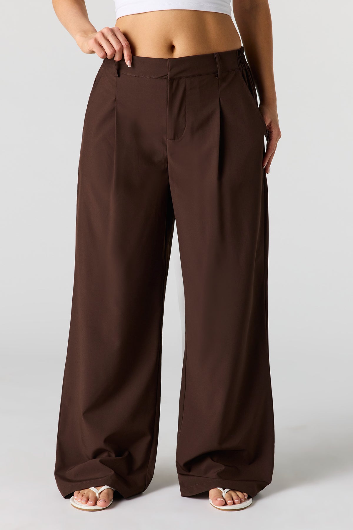 Vue alternative 2. Pantalon habillé à jambe large