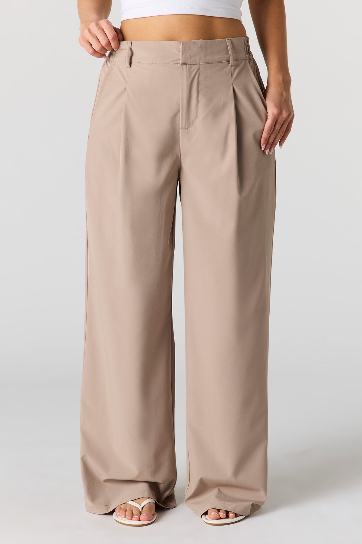 Vue alternative 2. Pantalon habillé à jambe large