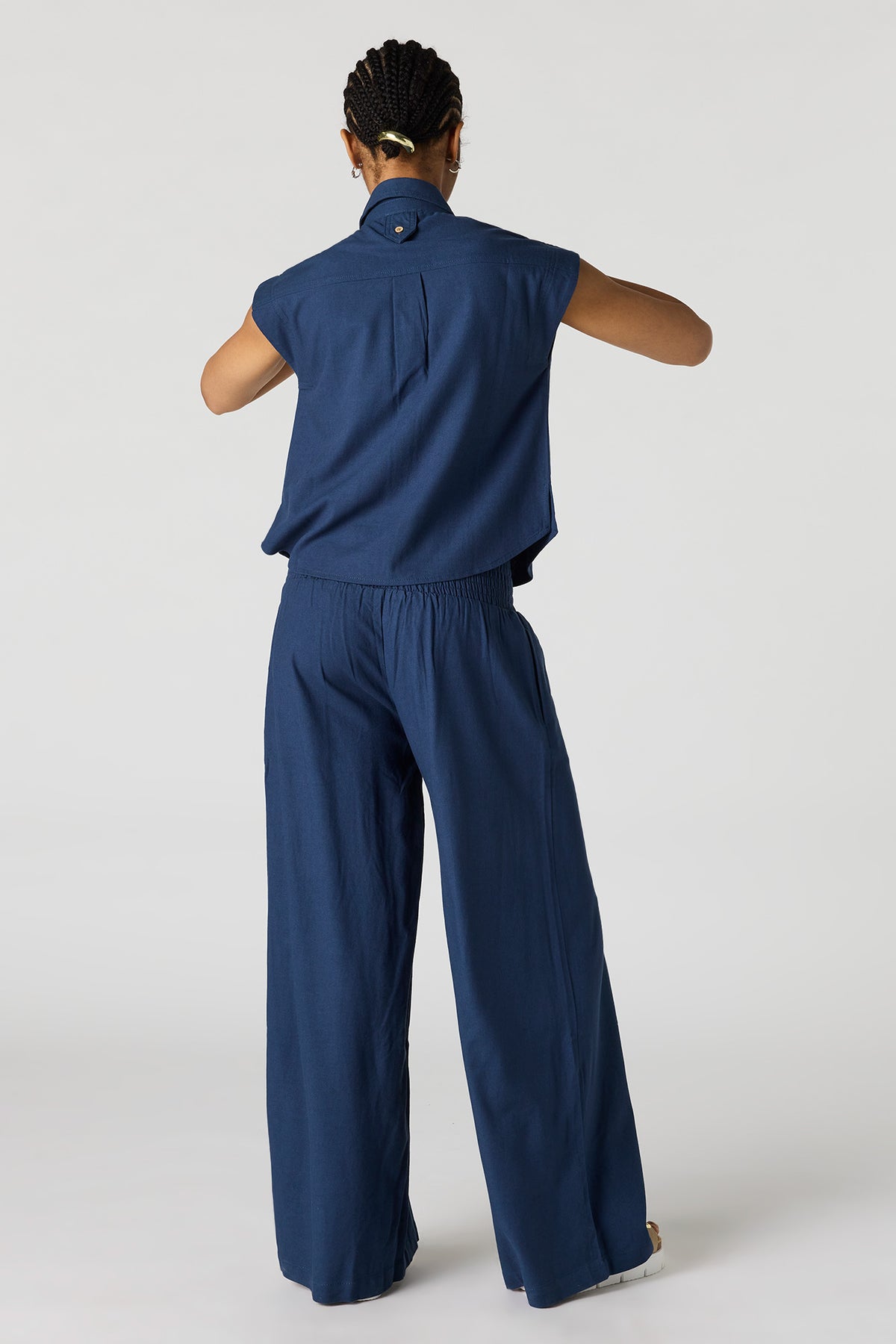 Alt View 3. Linen-Blend Wide Leg Pant - Navy