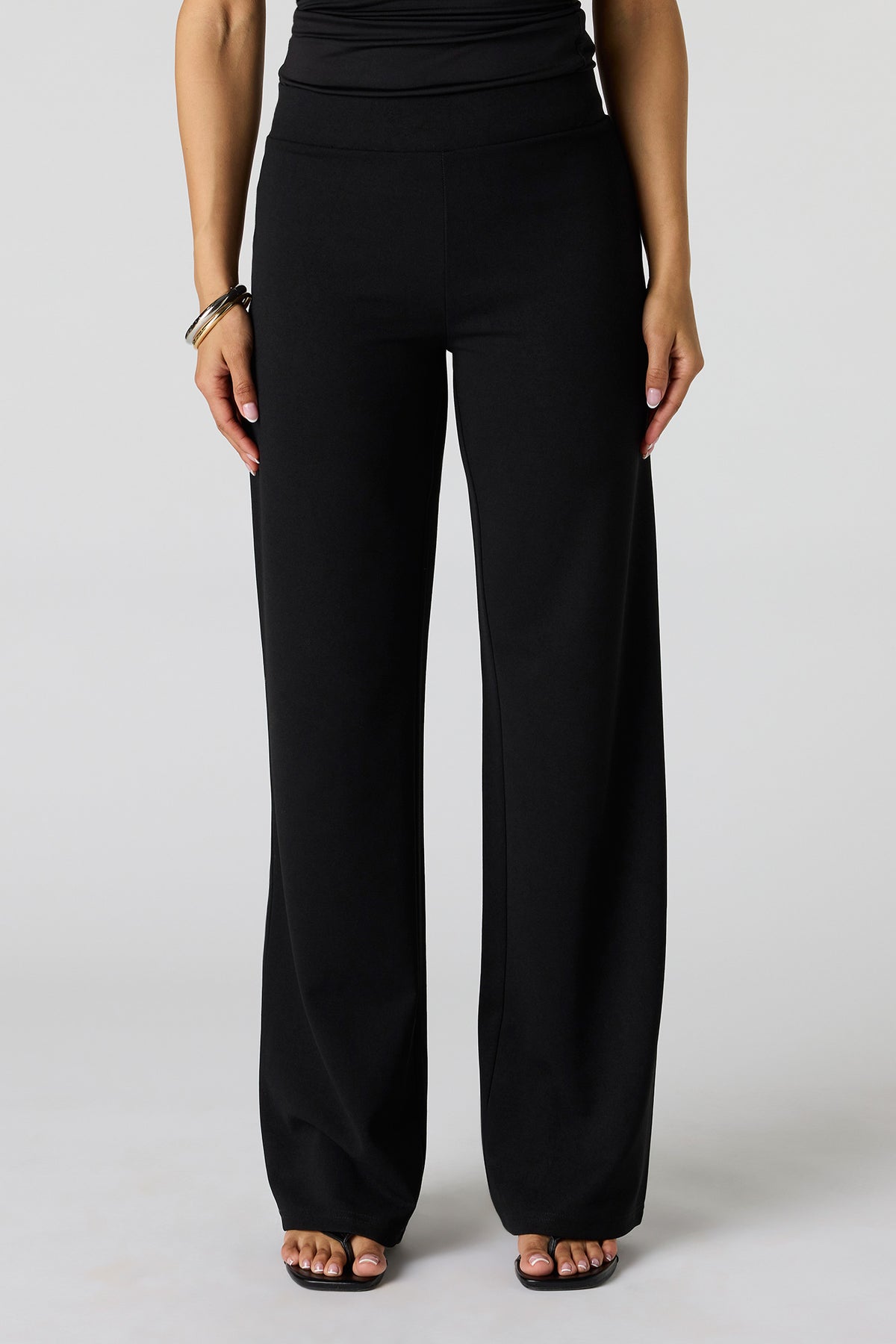 Vue alternative 2. Pantalon à jambe droite
