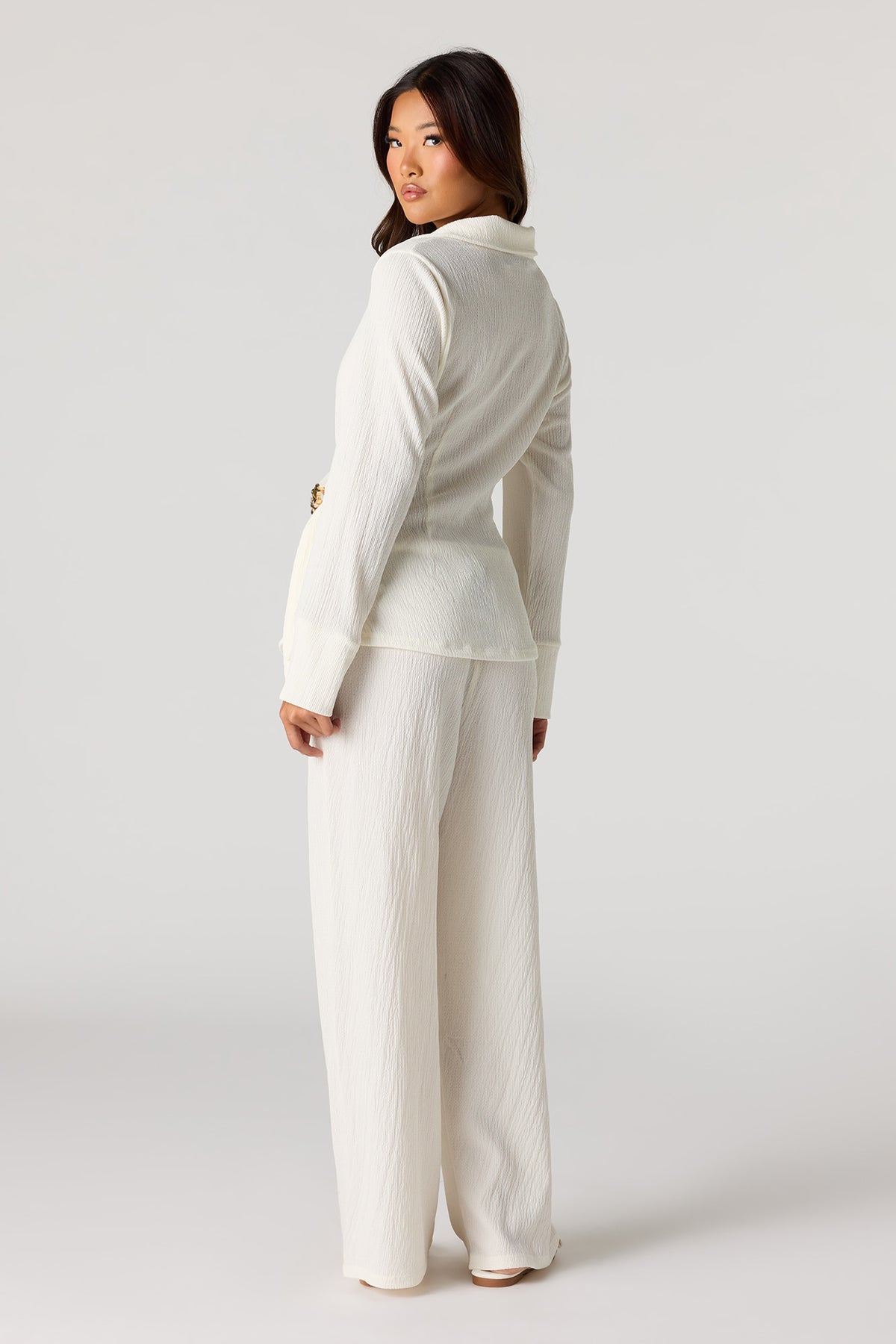 Alt View 3. Textured Wide Leg Pant - White