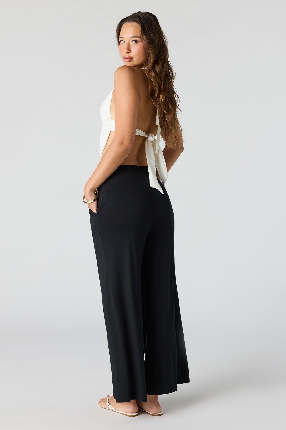 Vue alternative 3. Pantalon habillé à jambe large