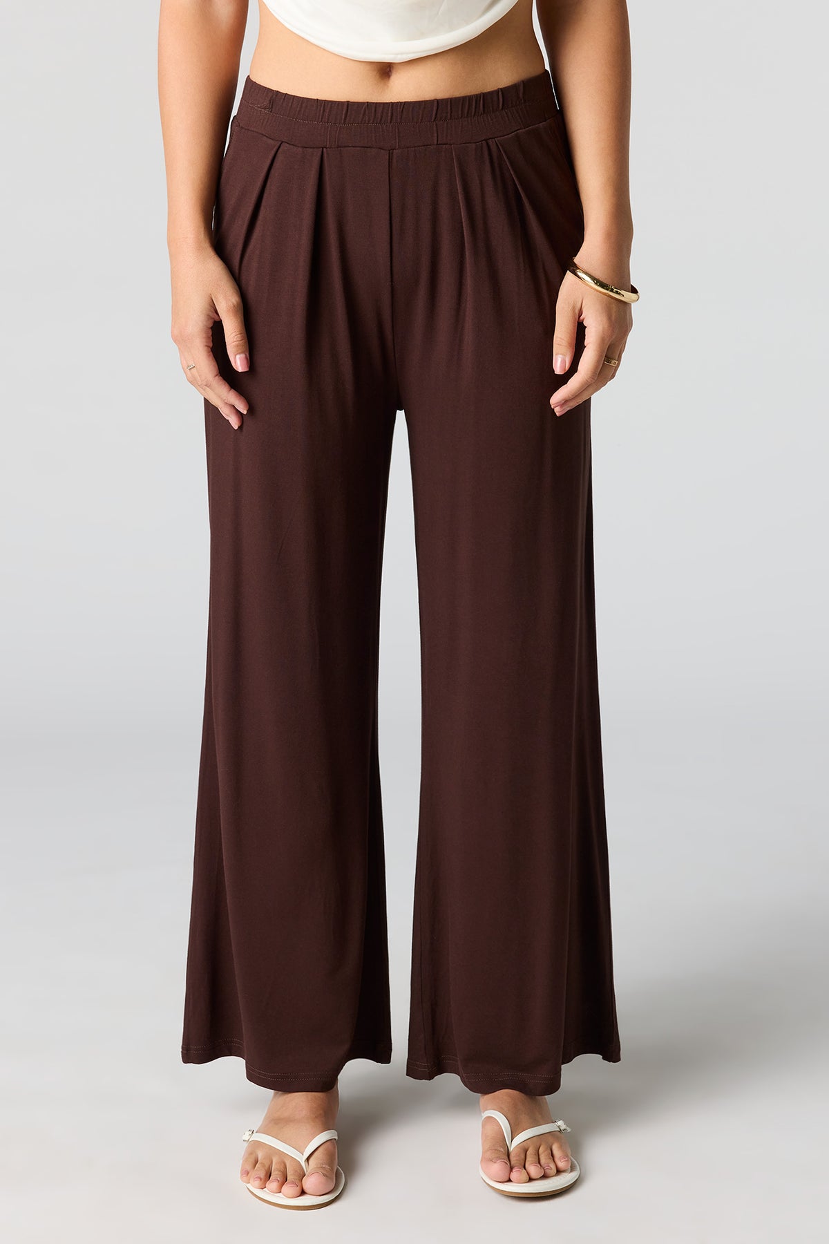 Vue alternative 2. Pantalon habillé à jambe large