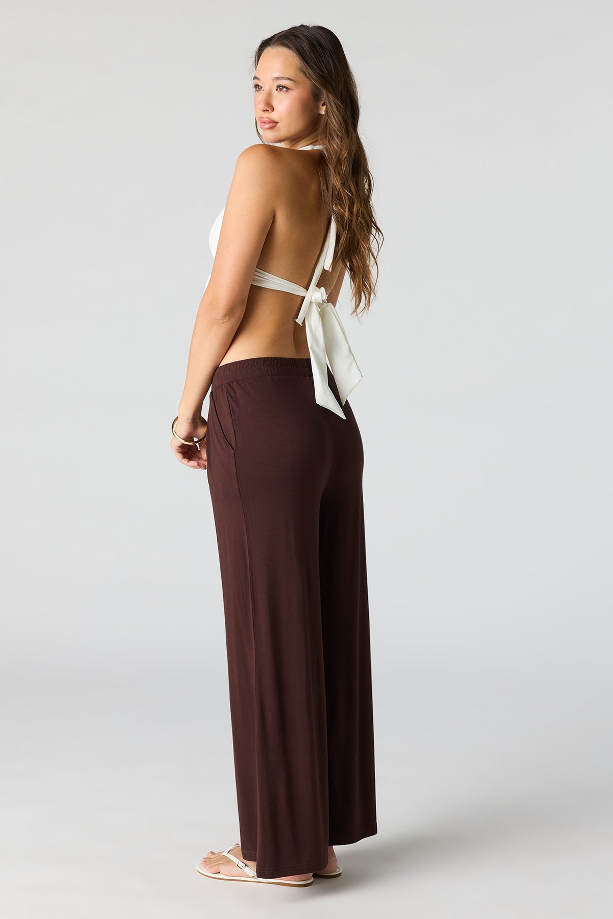 Vue alternative 3. Pantalon habillé à jambe large