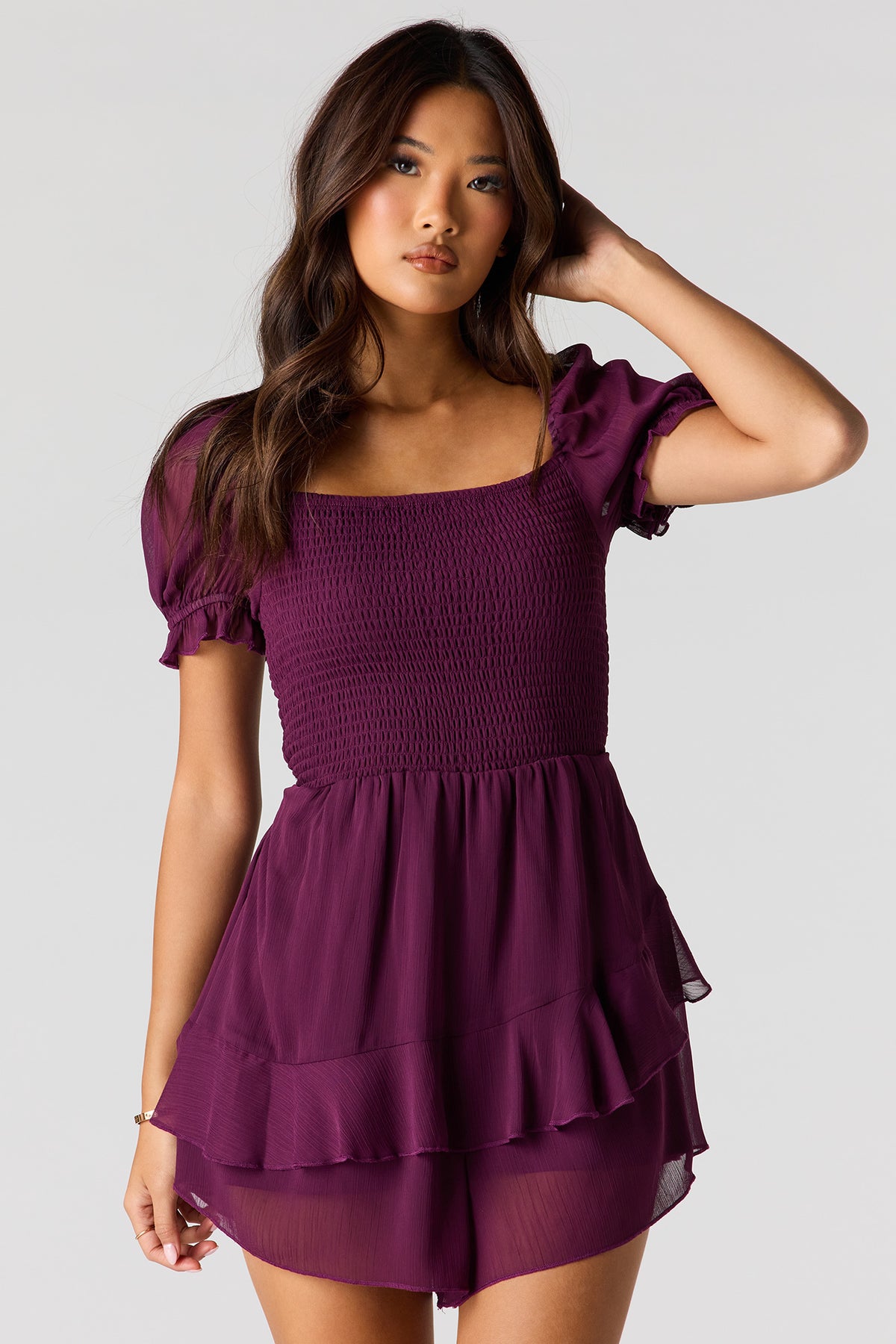Minirobe smockée en chiffon avec manches bouffantes