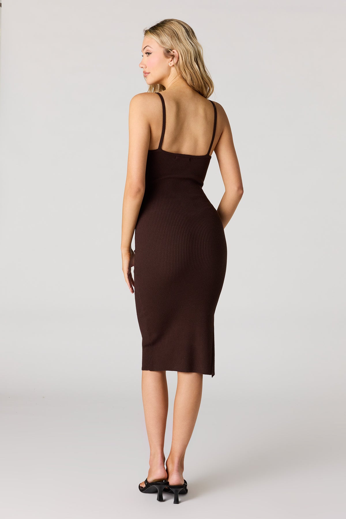 Vue alternative 3. Robe midi en tricot côtelé avec fente