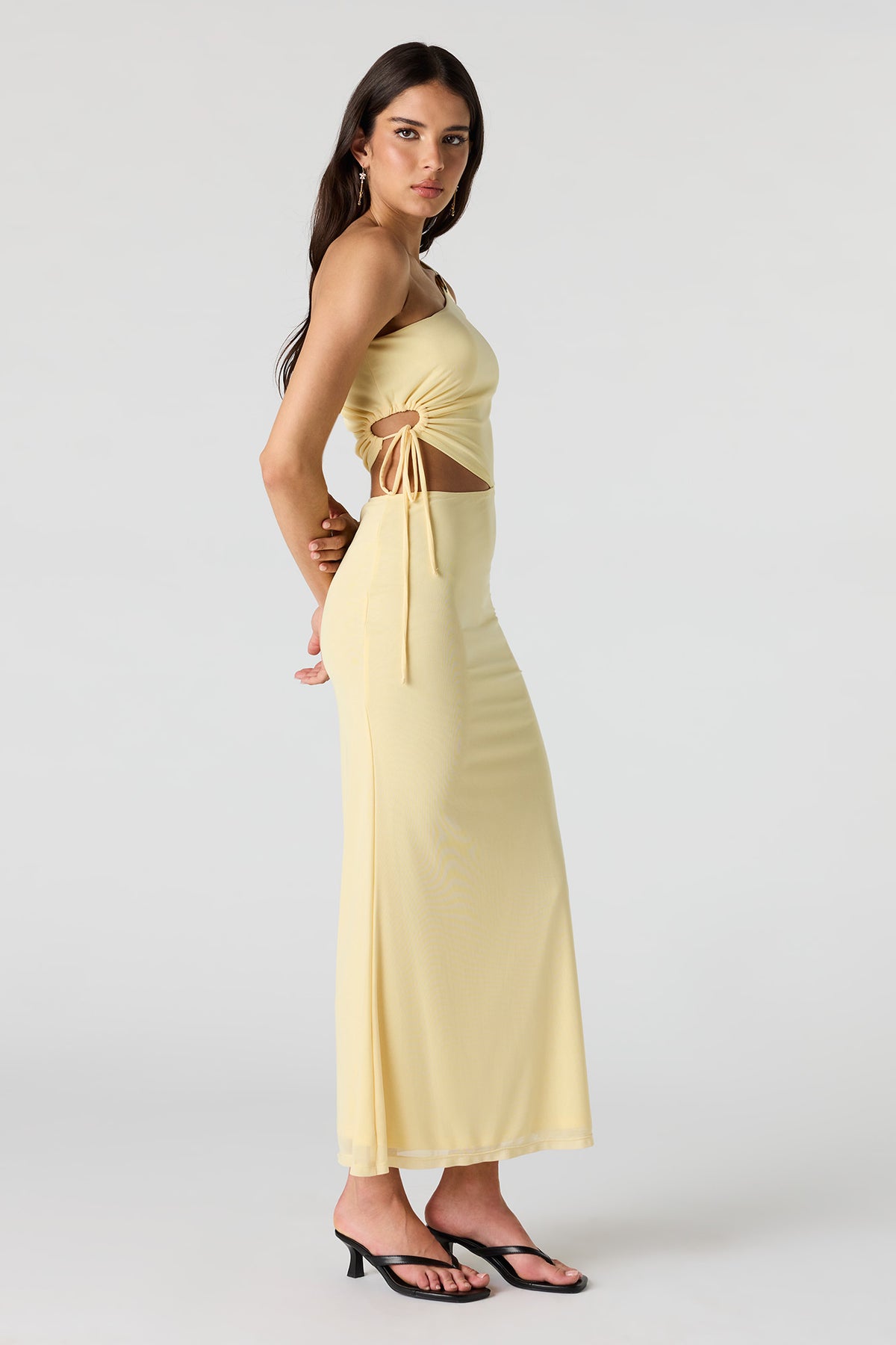 Vue alternative 2. Robe maxi en filet à épaule unique