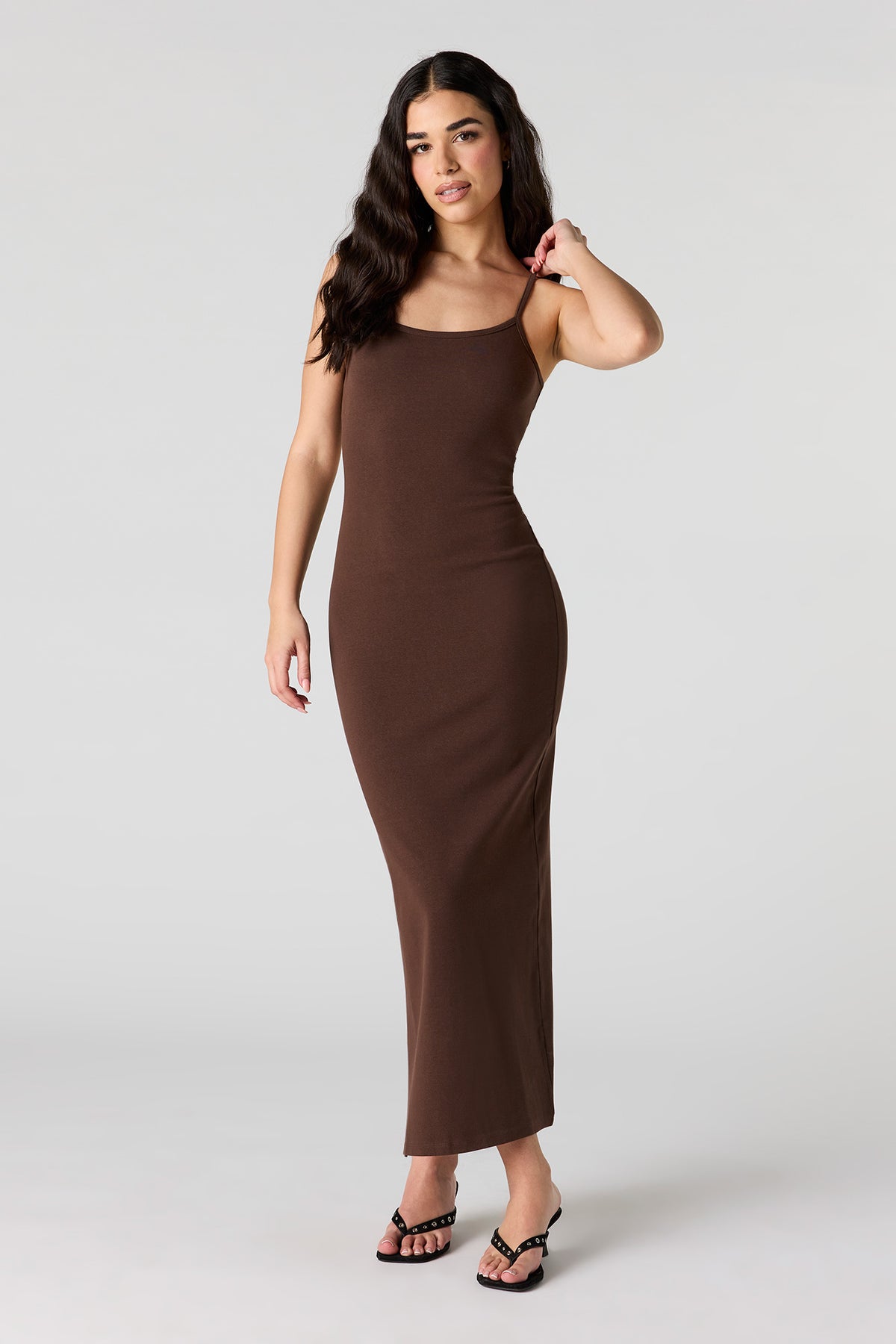Robe maxi avec découpes au dos et encolure dégagée