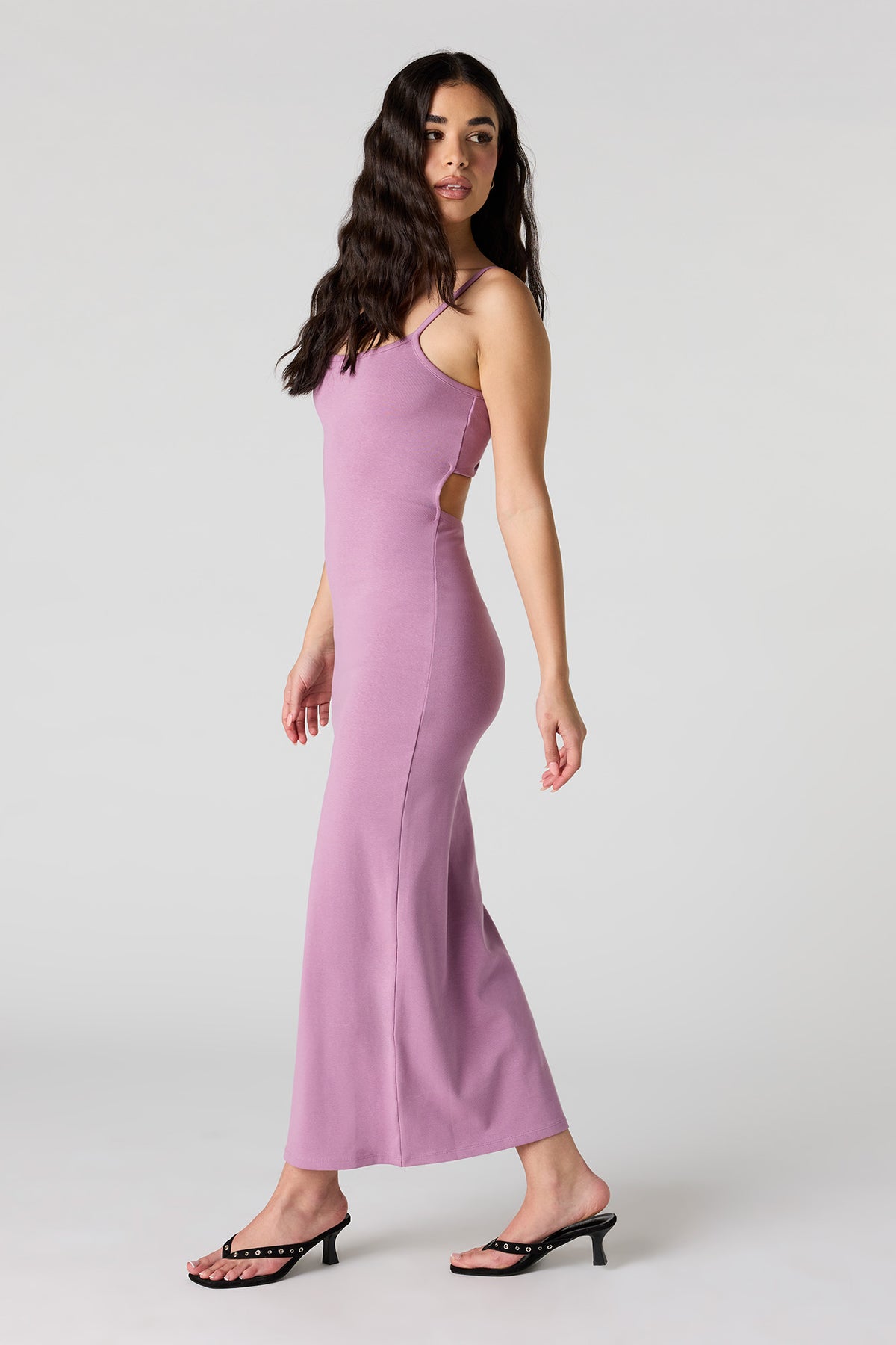 Vue alternative 2. Robe maxi avec découpes au dos et encolure dégagée