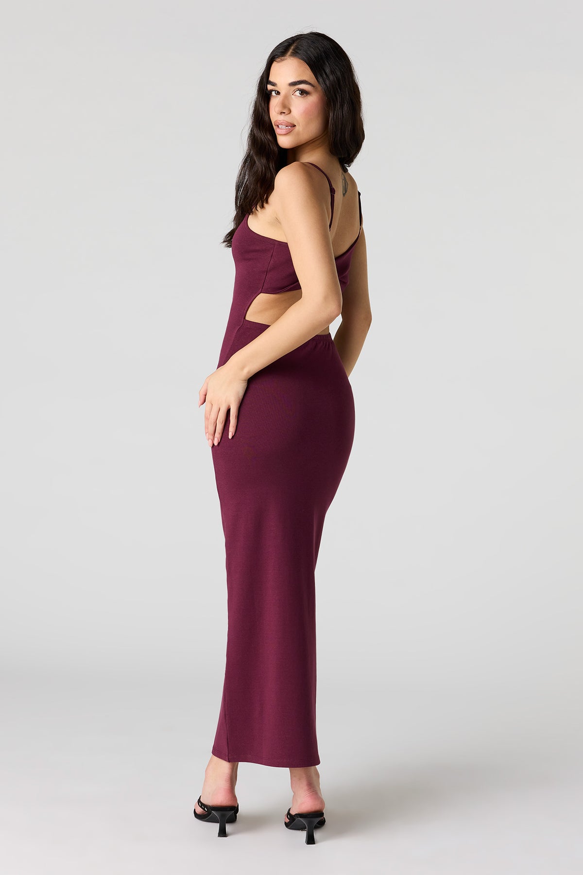 Vue alternative 3. Robe maxi avec découpes au dos et encolure dégagée