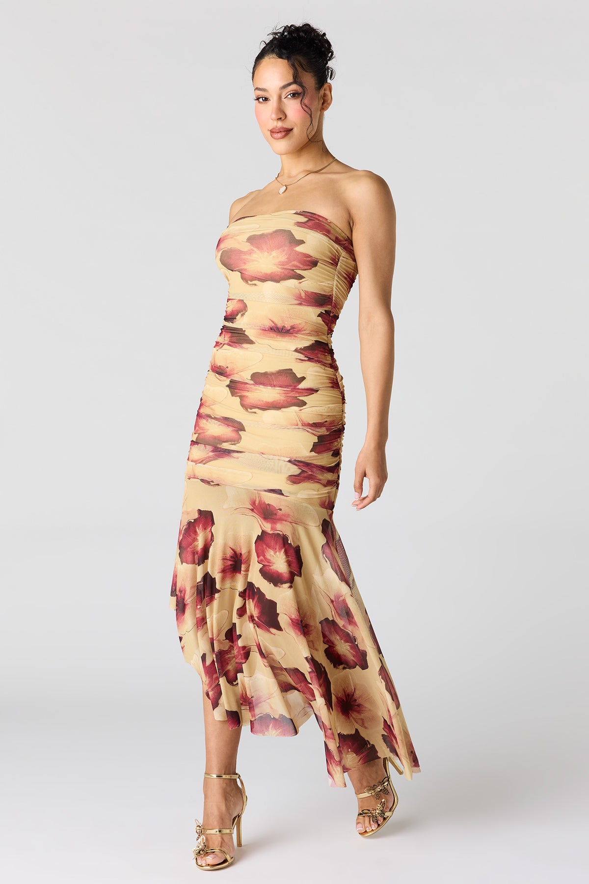 Vue alternative 3. Robe tubulaire ruchée en filet à taille basse