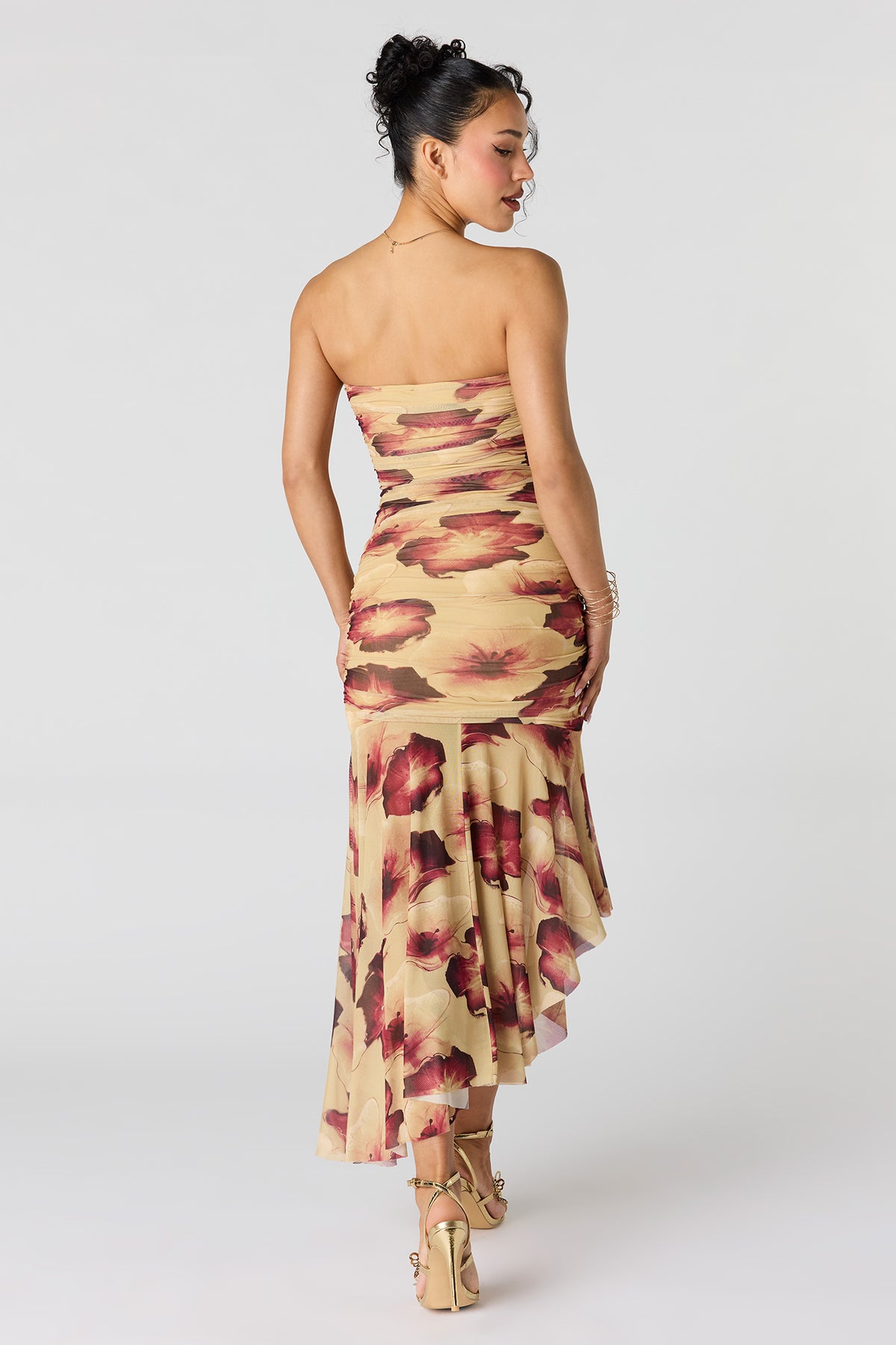 Vue alternative 4. Robe tubulaire ruchée en filet à taille basse