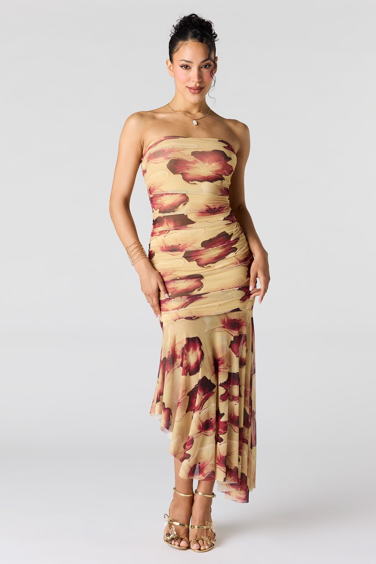 Vue alternative 2. Robe tubulaire ruchée en filet à taille basse