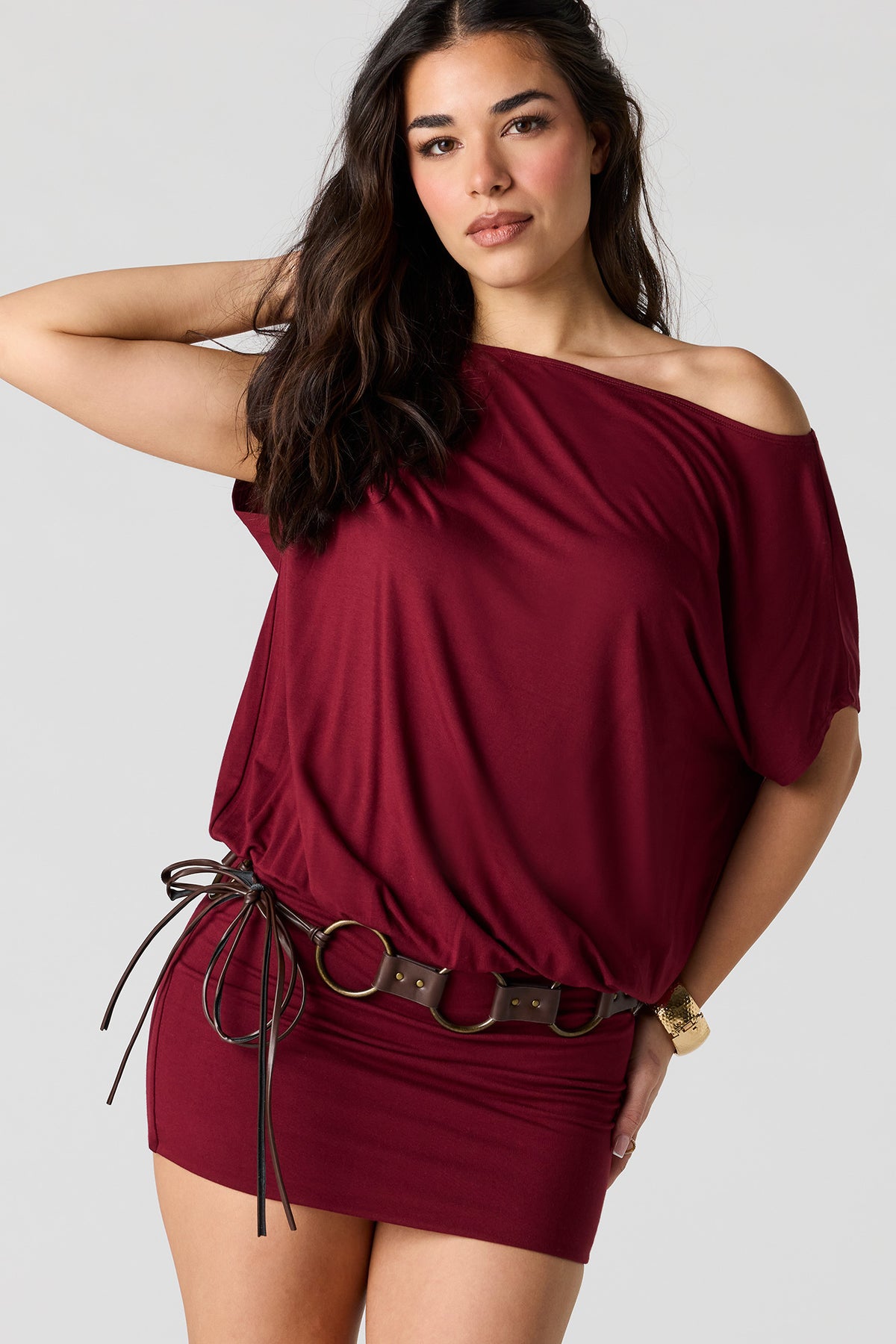 Minirobe à épaules dénudées