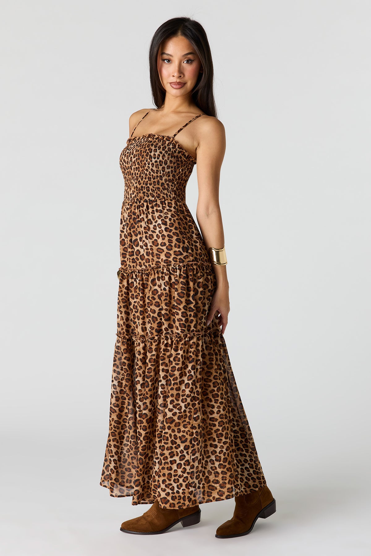 Vue alternative 2. Robe maxi volantée smockée en chiffon avec fente