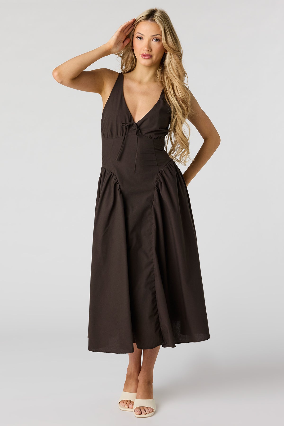 Robe midi lacée au dos avec encolure en V