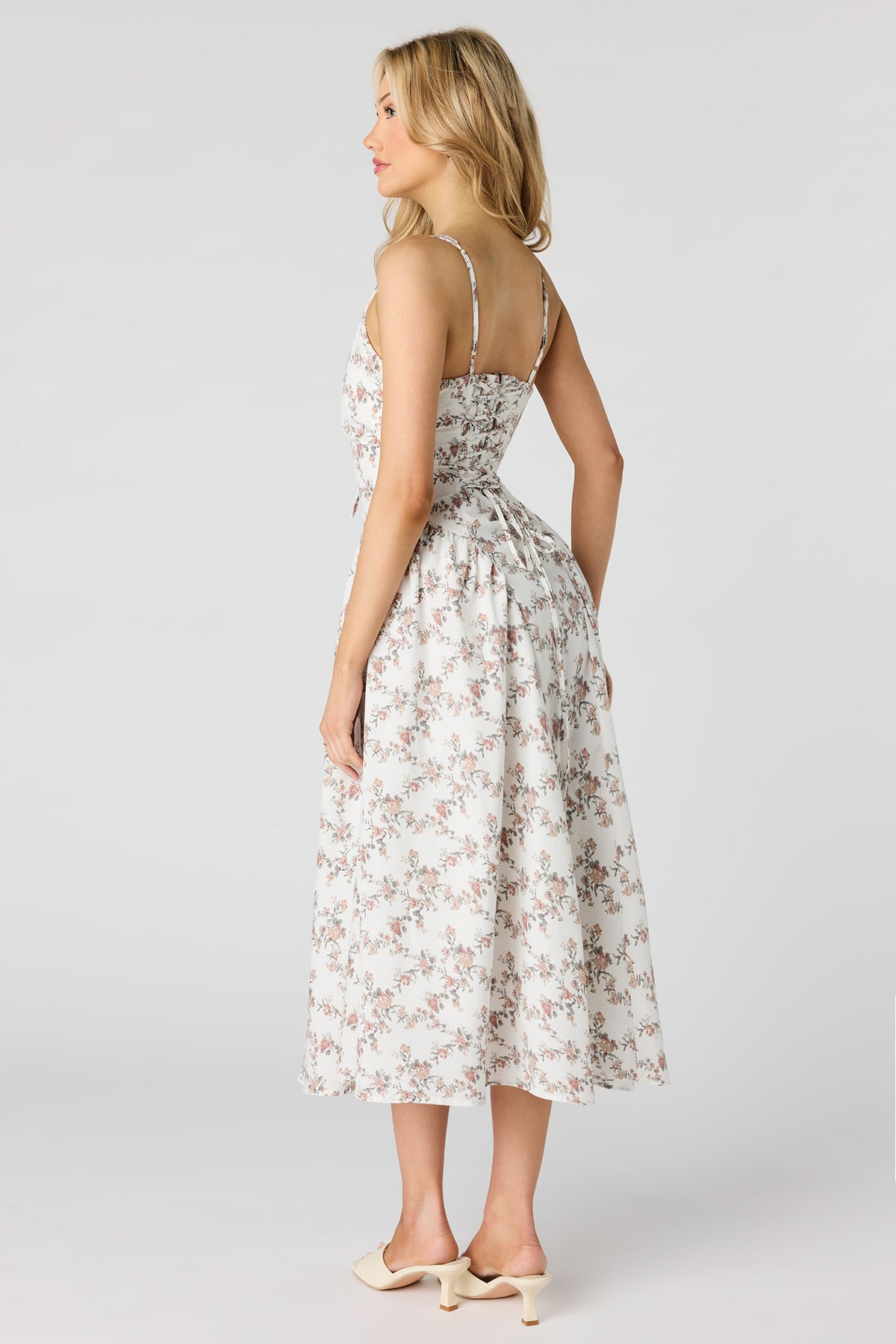 Vue alternative 3. Robe midi lacée au dos avec encolure en V