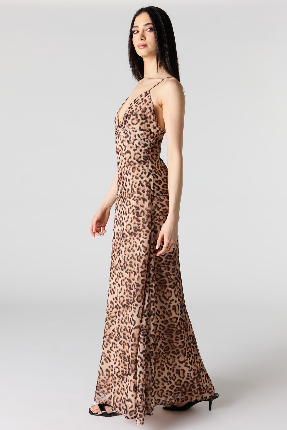 Vue alternative 2. Robe maxi en chiffon à encolure en V