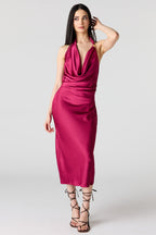 Robe midi en satin à col châle avec anneau métallisé