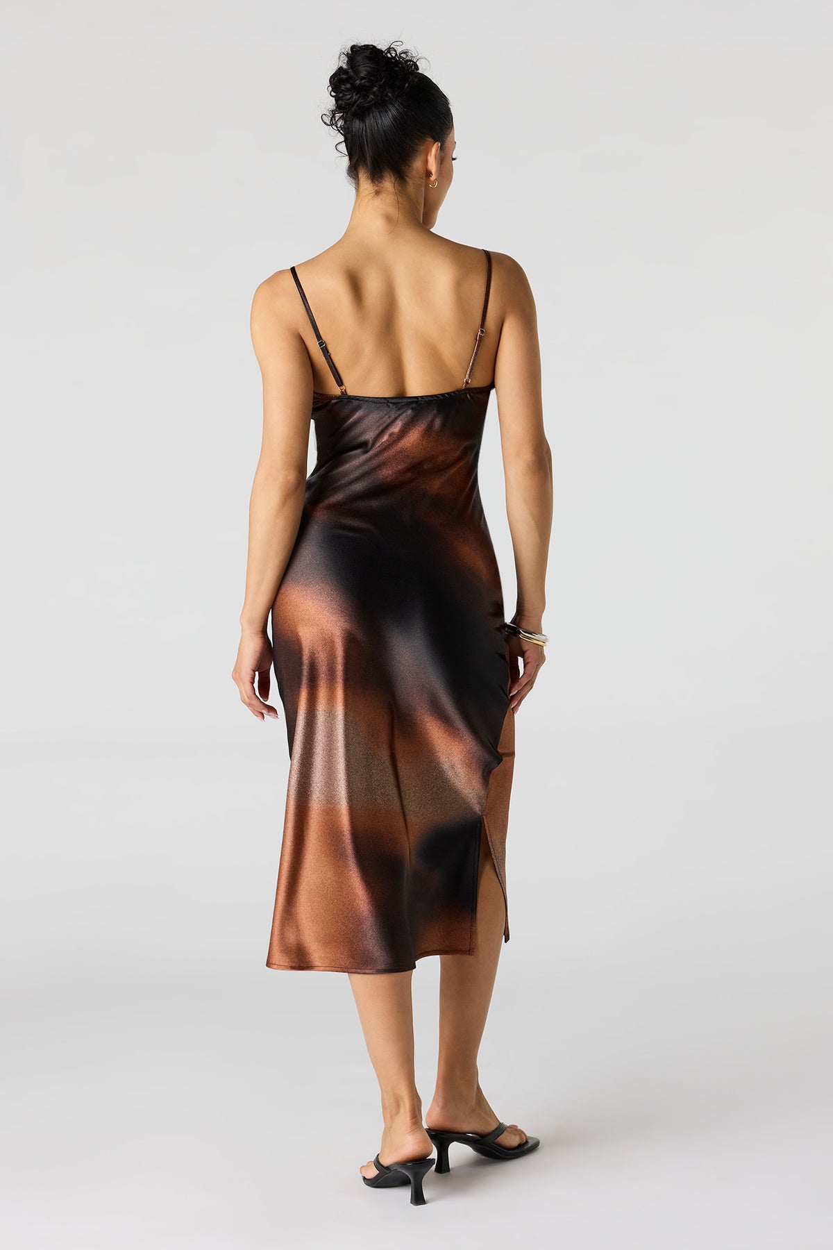 Vue alternative 3. Robe midi en satin à col châle