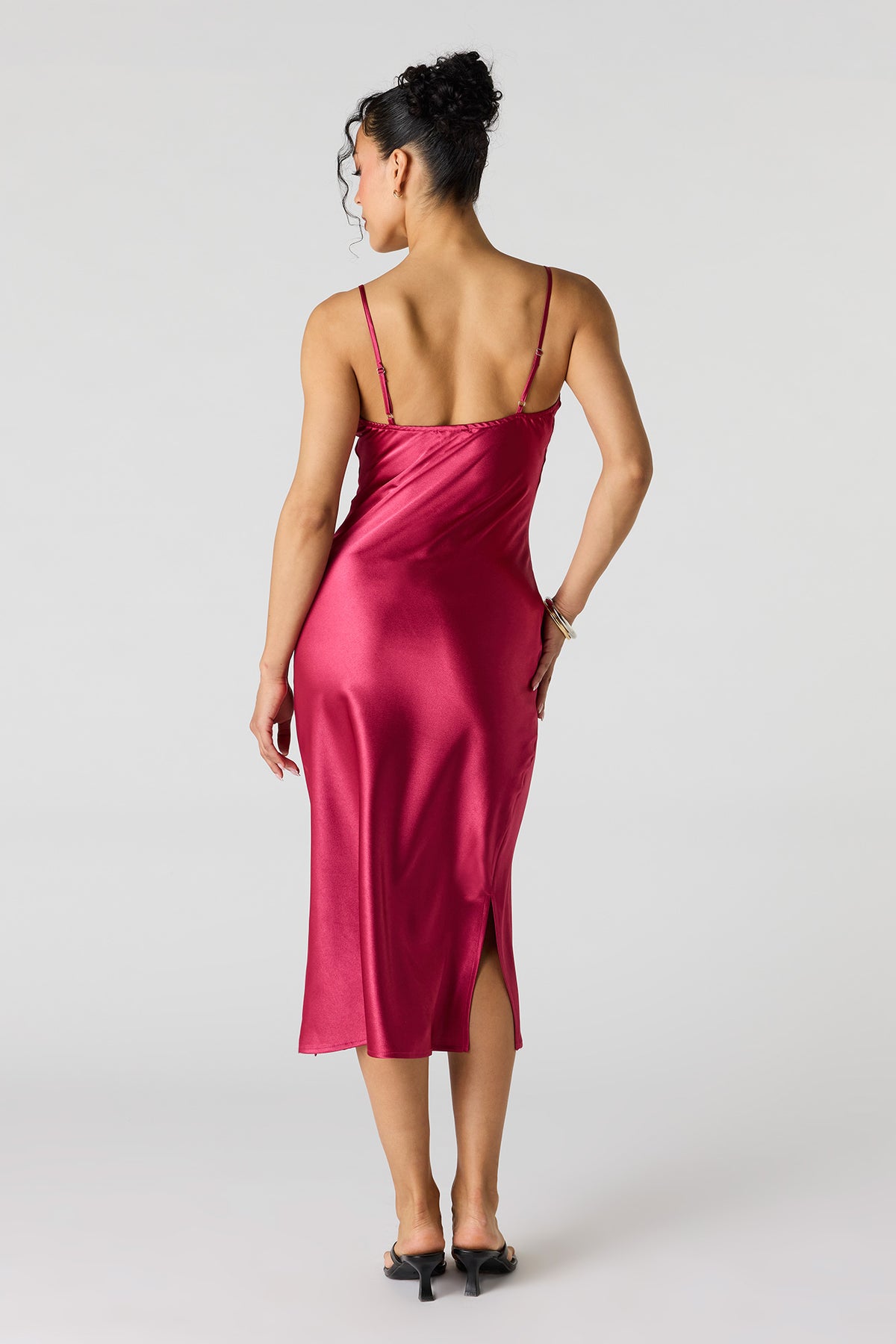 Vue alternative 3. Robe midi en satin à col châle