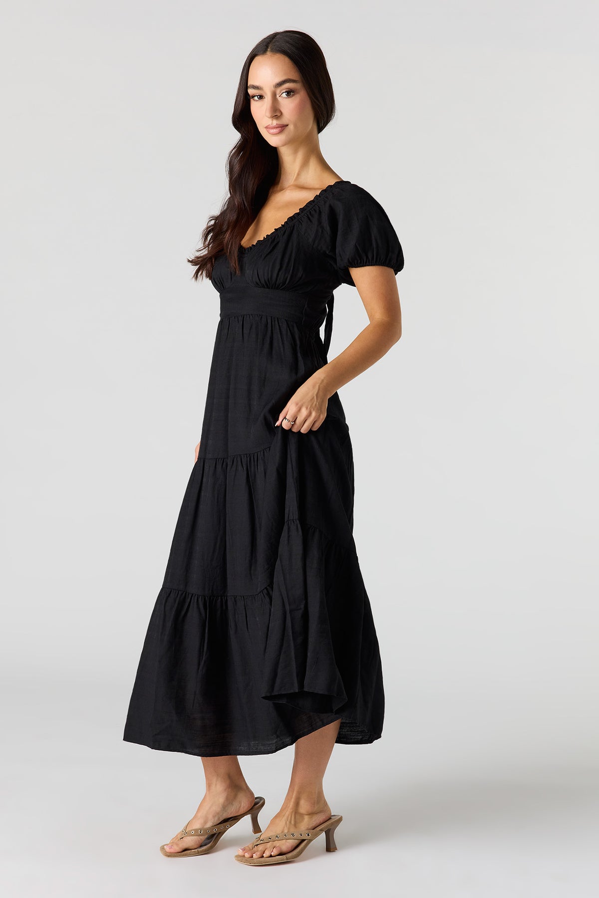 Vue alternative 2. Robe maxi avec manches bouffantes et attache au dos
