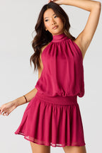 Minirobe en chiffon avec attache au dos