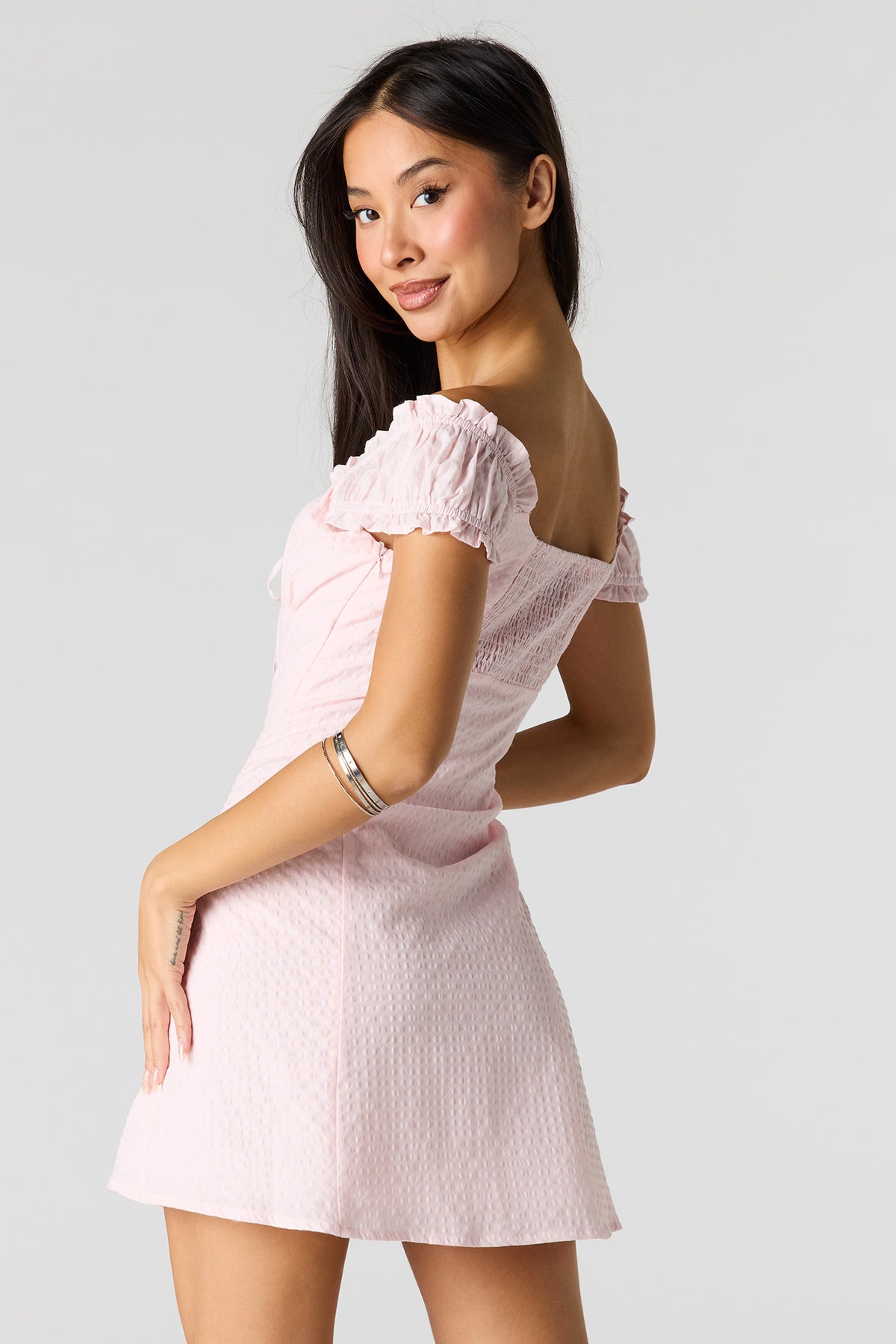 Vue alternative 2. Minirobe volantée smockée en popeline