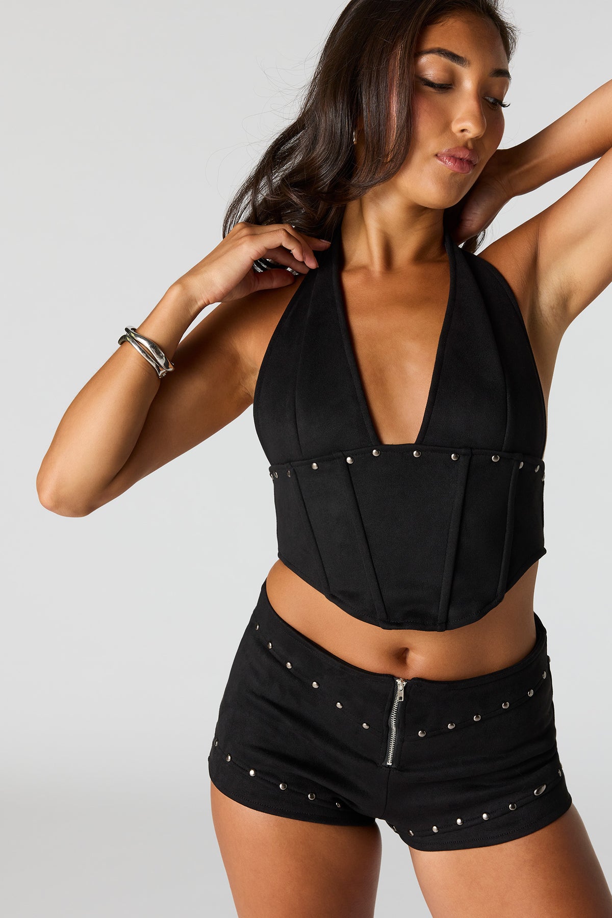 Vue alternative 3. Camisole bain-de-soleil en suède clouté