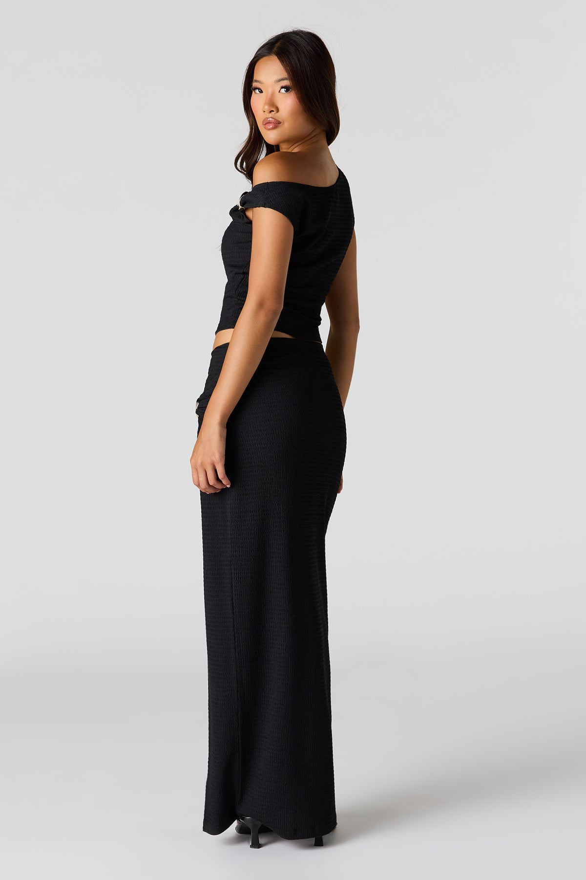 Alt View 3. Textured Slit Maxi Skirt - Black