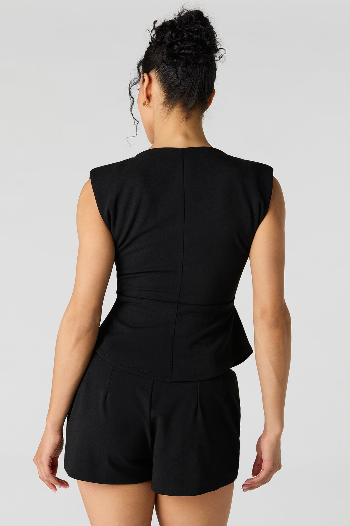 Vue alternative 2. Microshort ajusté