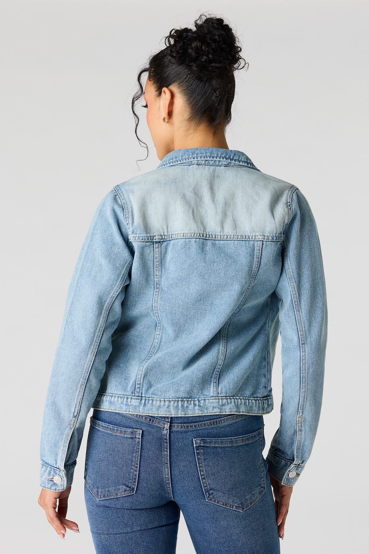 Vue alternative 2. Blouson en denim
