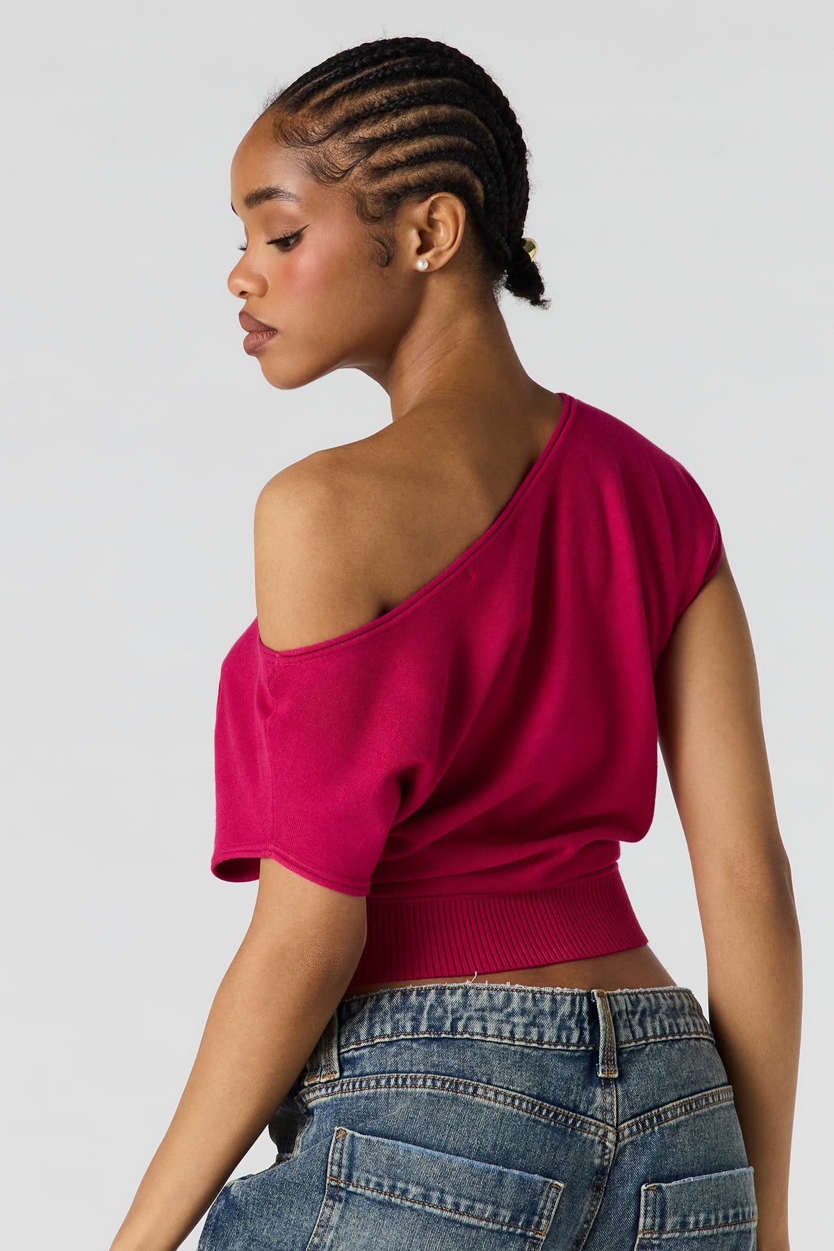 Vue alternative 2. Haut en tricot à épaule unique