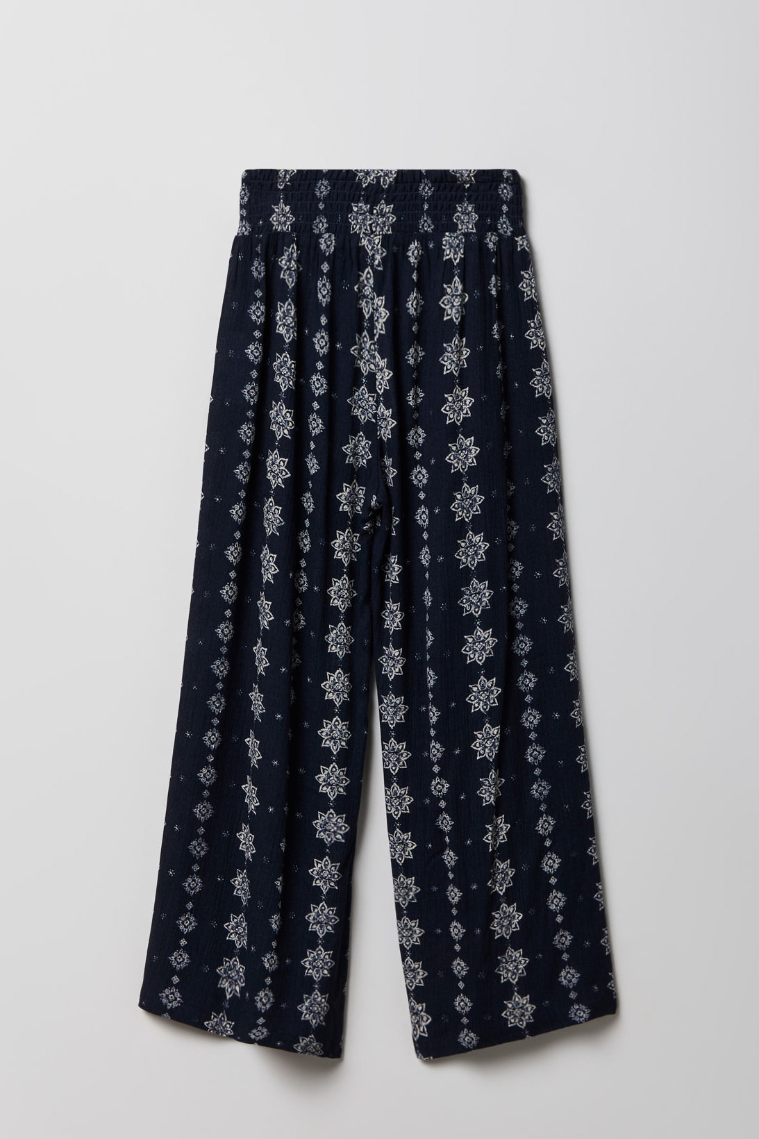Vue alternative 2. Palazzo smocké pour fille