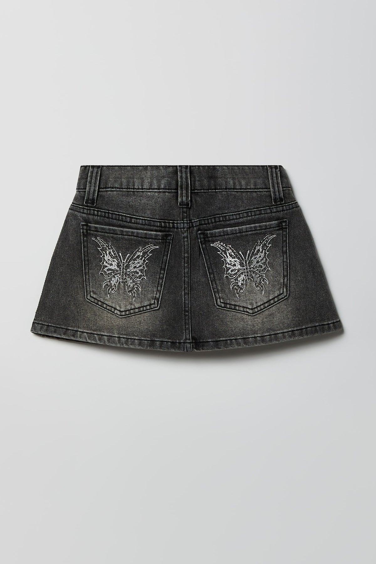 Vue alternative 2. Jupe-short en deim extensible avec motif brodé Papillon pour fille