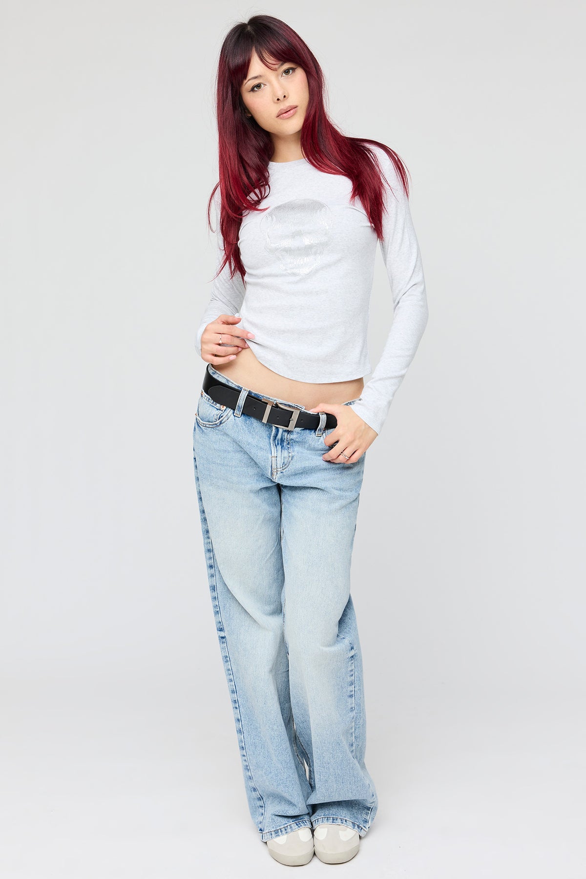 Alt View 3. Graphic Fitted Long Sleeve Top - Light Grey