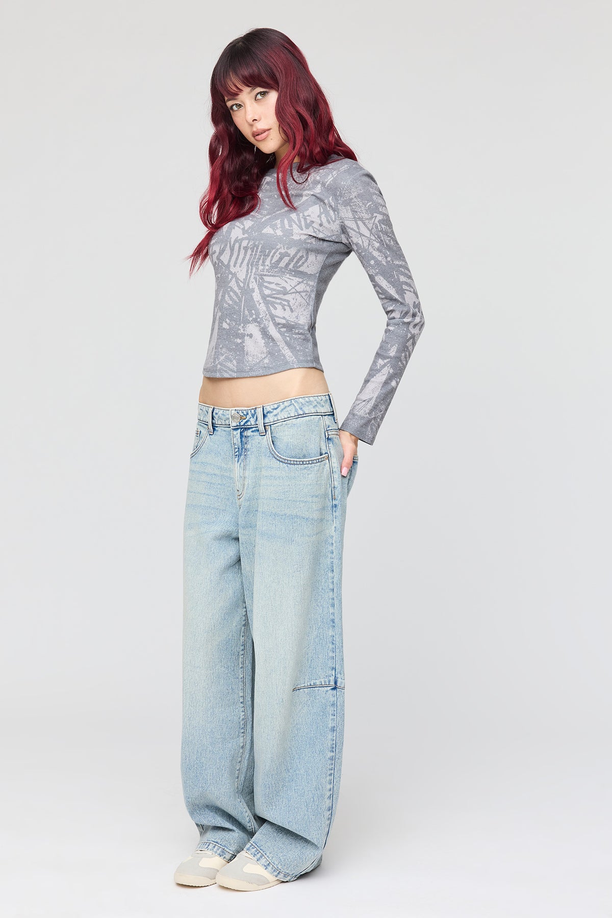 Alt View 3. Graphic Long Sleeve Top - Light Grey