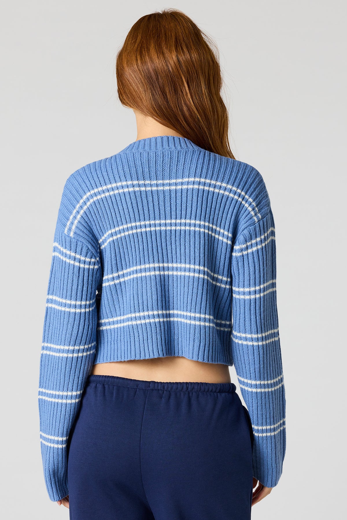 Vue alternative 2. Chandail en tricot côtelé rayé